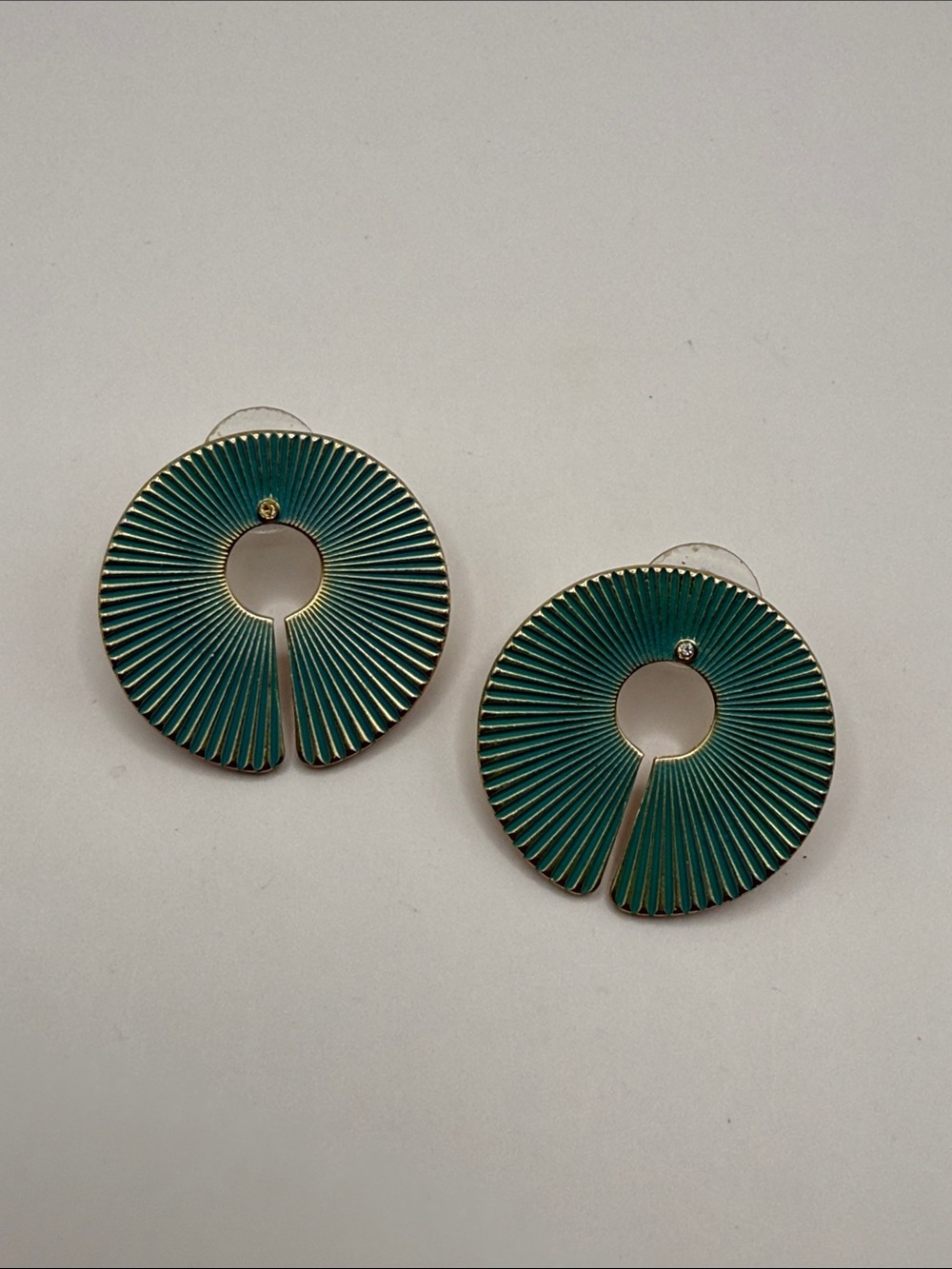 Vintage Gold Tone Green Sunburst Pleated Design Dangle Drop Statement Earrings